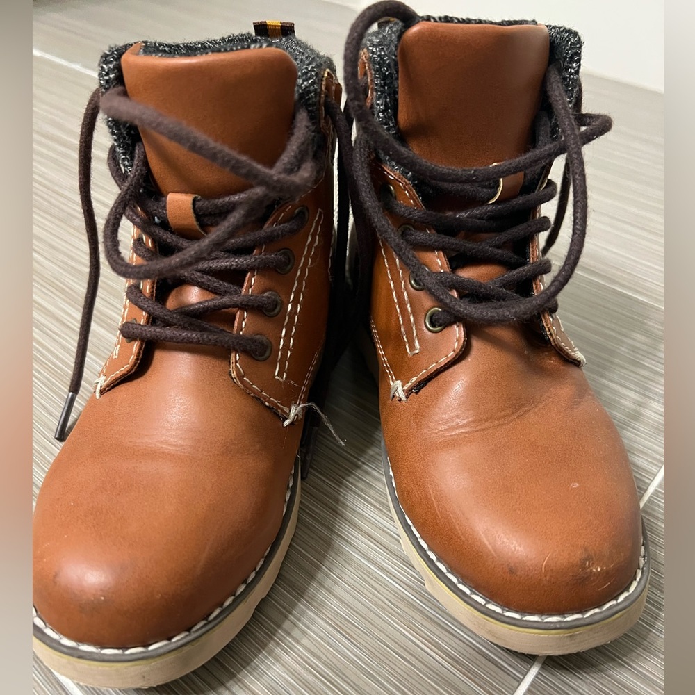 Cat and Jack brown leather lace up boots size 13